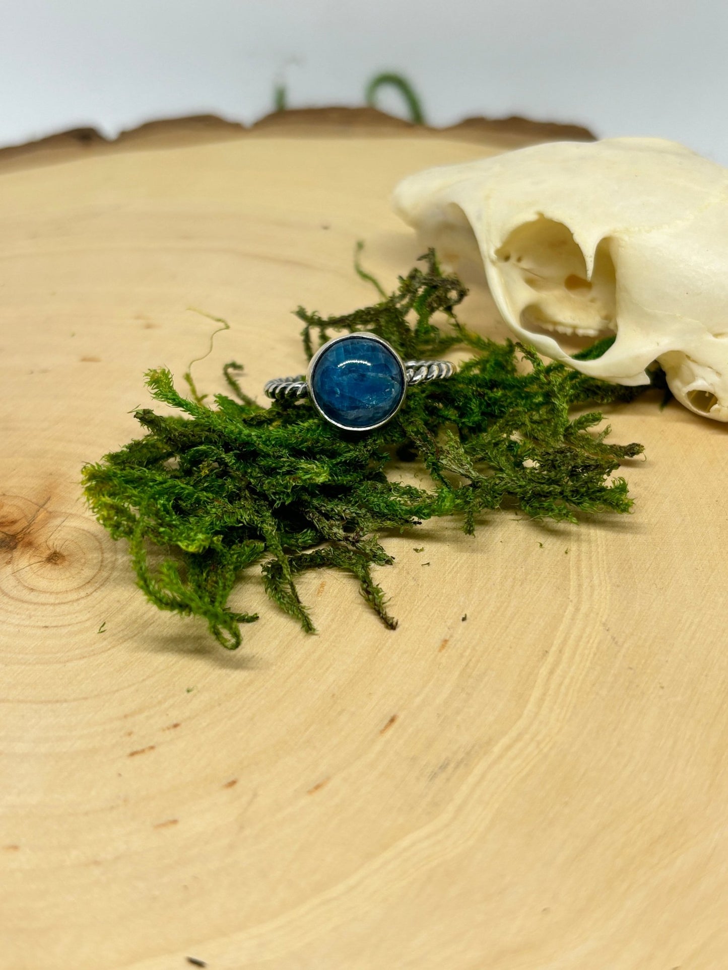Kyanite Twist Ring - size 9